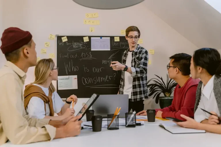 The Power of Visual Storytelling in Presentations: Engage, Persuade, and Inspire